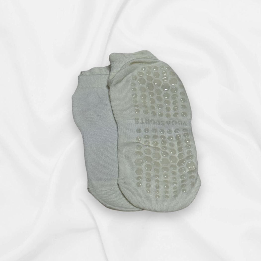 Short Grip Socks